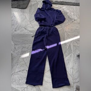 Skims hoodie sweatpant set / color Concord. Size Small